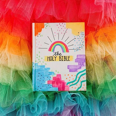 Bible Painting Cover, Painted Bible Cover, Hand Painted Bible Cover, Hand Painted Bibles, Rainbow Bible, Bible Painting, Painted Bible, Hand Painted Bible, Rainbow Paint