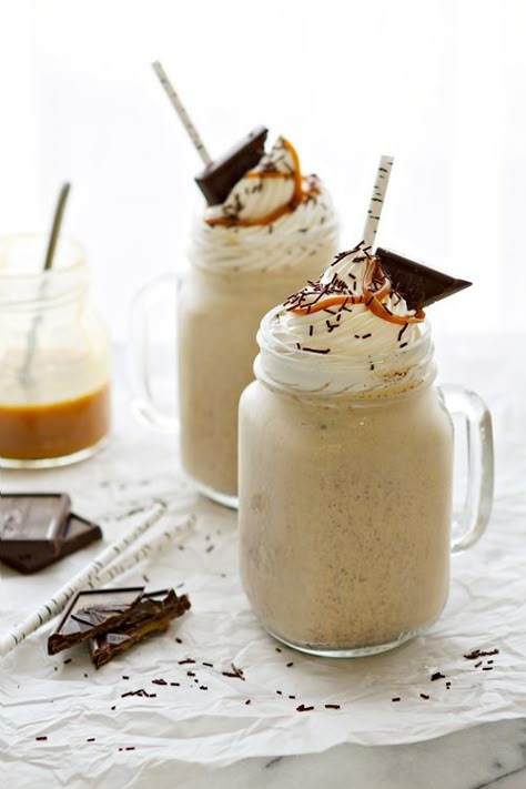 salted caramel milkshake with vanilla bean ice cream, salted caramel sauce and dark salted caramel chocolate. Salted Caramel Milkshake, Arte Del Cappuccino, Caramel Milkshake, Caramel Desserts, Vanilla Bean Ice Cream, Salted Caramel Chocolate, Milkshake Recipes, Milk Shakes, Chocolate Caramels