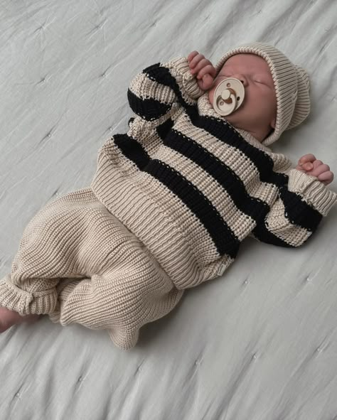 Lazy Sunday Mood☁️☕️ #guapoo #baby #sundaybaby #decemberbaby #newborn Baby Boy Newborn Outfit, Baby Stuff Aesthetic, Baby Boy Aesthetics, Baby Boy Newborn Outfits, Baby Fever Aesthetic, Baby Beach Pictures, Baby Boy Outfits Newborn, Crochet Baby Projects, Future Baby Ideas