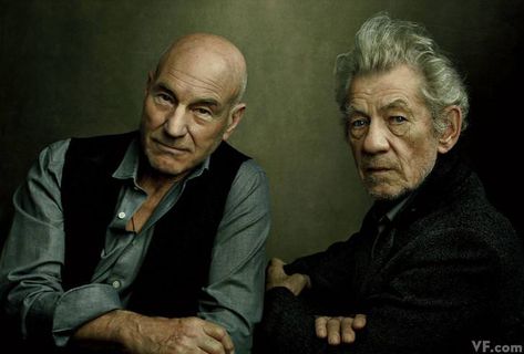 Just my favorite photographer's (Annie Leibovitz) portrait of my favorite duo Annie Leibovitz Portraits, Annie Leibovitz Photos, Annie Leibovitz Photography, Sir Ian Mckellen, Best Portrait Photographers, Ian Mckellen, Patrick Stewart, Annie Leibovitz, Mark Hamill