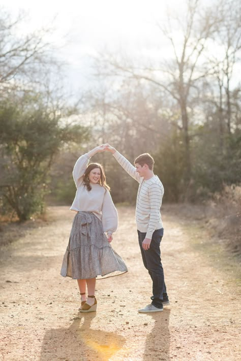 Dancing Photos Couple, Dancing Couple Photography, Twirling Couple Pictures, Twirling Engagement Photos, Couple Twirling, Spinning Pictures, Couples Dancing Pictures, Couples Spinning Photo, Couple Dance Pic