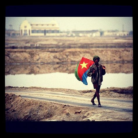 Eritrean - Flying the flag 1992 Eritrea Flag, Country Strong, Horn Of Africa, Out Of Africa, Freedom Fighters, Flags Of The World, The 1920s, East Africa, Sioux