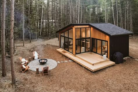 Cozy Cabin for 2 Nestled in the Pines (With Sauna) in Harcourt, Ontario, Canada - Airbnb Scandinavian Cabin Exterior, Small Prefab Cabins, Mini Chalet, Scandinavian Cabin, Cabin Tiny House, Prefab Cabins, Cabin Retreat, Small House Design Plans, Architecture Model House