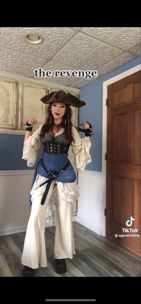 Pirate Costume With Pants, Blue Pirate Outfit, Pirate Aesthetic Female Outfit, Pirate Inspired Outfits, Steampunk Pirate Costume, Pirate Core, Pirate Dress Up, Pirate Aesthetic, Pirate Girl Costume