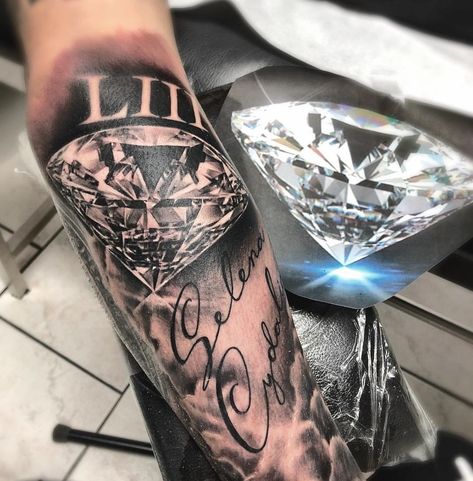 Venetian Tattoo, Diamond Tattoo Men, Polka Tattoo Designs, Name Tattoos On Arm, Trash Polka Tattoos, Diamond Tattoo Designs, Trash Polka Tattoo Designs, Tiger Tattoo Sleeve, Diamond Tattoo