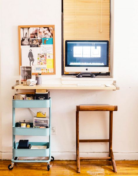 12 Big Ideas for Small Space Home Offices via Brit + Co Organization Motivation, Hidden Desk, Rooms Decoration, Diy Bedroom Storage, Tiny Office, Desk Diy, Murphy Bed Diy, Desks For Small Spaces, Space Apartments