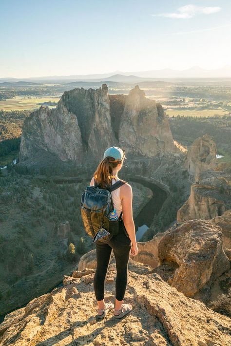 Misery Ridge Loop in Smith Rock State Park. Photo by somewhere sierra Smith Rock State Park Oregon, Smith Rock State Park, Ayers Rock, Best Hikes, Oregon Coast, Pacific Northwest, State Park, Wyoming, Idaho