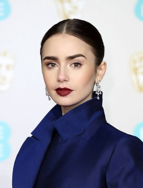 Lily Collins Lily Collins Makeup, True Winter Makeup, ليلي كولينز, Winter Lipstick, Deep Winter Palette, Lily Collins Style, Deep Winter Colors, Winter Palette, Summer Layering