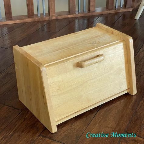 Bread Box Ideas, Shop Shelves, Milk Paint Furniture, Wooden Bread Box, Infused Coffee, Pallet Boards, Painted Desk, Pallet Designs, Bread Boxes