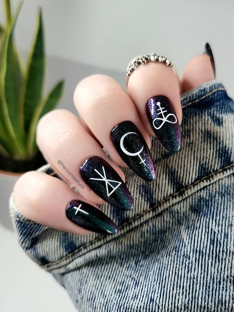 Tomboy Nails, Nails Gothic, Witch Nails, Witchy Nails, September Nails, Long Stiletto, Short Coffin, Moon Nails, Gothic Nails