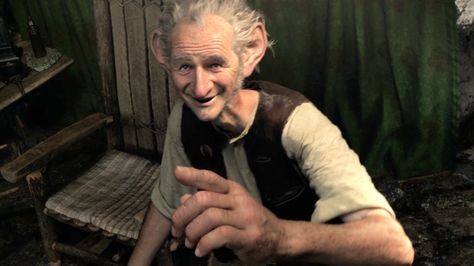 Disney's The BFG - 5 Days! Bfg Movie, Famous Directors, Disney Live Action Movies, Live Action Movie, Disney Live Action, Steven Spielberg, Classic Movies, Live Action, Disney