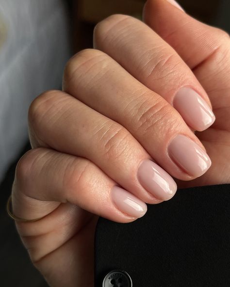 Square Minimalist Nails, Clean Girl Nails Square, Neutral Short Nails, Nail Inspo Clean Girl, Nude Nail Inspo, Nails Minimalist, Russian Manicure, Minimalist Nail, Milky Nails