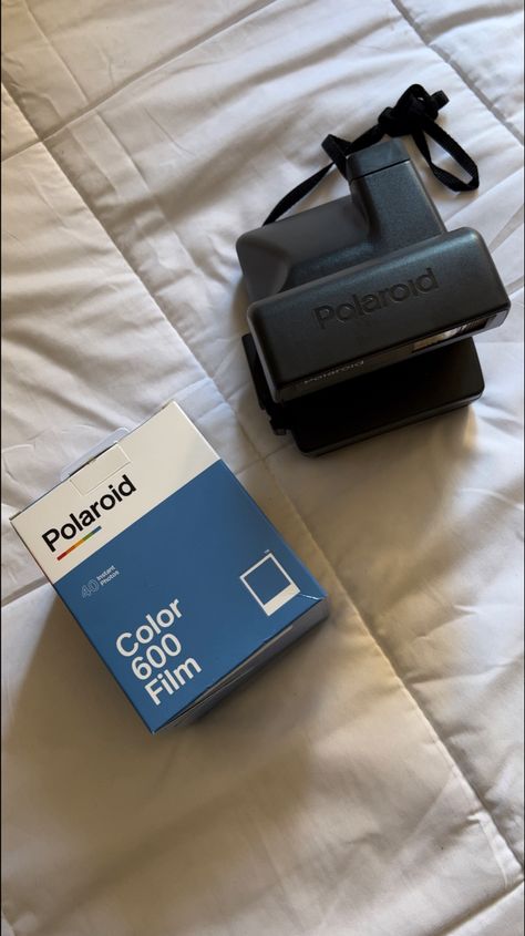 Polaroid 600 Pictures, Poloroid Film, Julia Vibes, Polaroid 600 Film, Camera Polaroid, Film Camera Photography, Polaroid 600, Film Vintage, Polaroid Camera