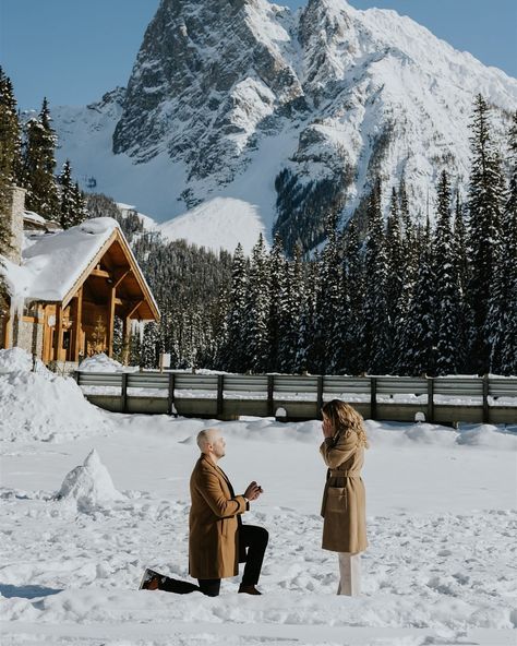 The seasons have changed… which means it’s now PROPOSAL SEASON! 💍 💎 💕✨🤍 #banffproposal #proposeinbanff #banffphotographer #proposalphotography #proposalplanner #proposal #shesaidyes #proposalideas #winterproposal #mountainproposal #proposeinthemountains #banffproposalphotographer #banffphotography #banffnationalpark #canmorephotographer #calgaryphotographer Winter Mountain Proposal, Ski Resort Proposal, Proposal Pictures Winter, Alaska Proposal, Cabin Proposal Ideas, Snow Proposal, Proposal Aesthetic, Colorado Proposal, Banff Photography