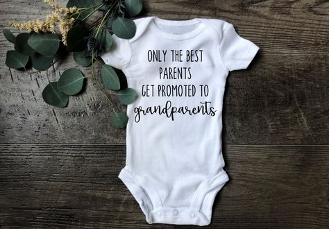 The Best Parents Get Promoted, Promoted To Grandparents, Grandparent Announcement, Cute Pregnancy Announcement, Baby Announcement Photos, Birth Announcement Girl, New Grandparents, Pregnancy Reveal