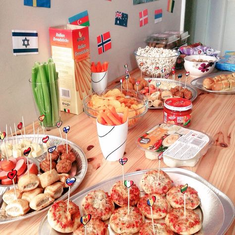 Eurovision Party Foods! Eurovision Food Ideas, Eurovision Themed Party, Eurovision Party Ideas, Eurovision Party Food, Eurovision Outfit, Euros 2024, Outfit Ideas Party, Italian Bread Sticks, Eurovision Party