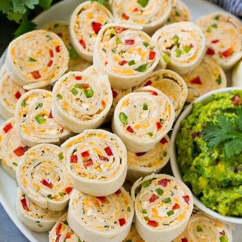 Taco Pinwheels - Dinner at the Zoo Tortilla Spirals Roll Ups, Taco Roll Ups Tortilla Cream Cheeses, Easy Chicken Taco Pinwheels, Taco Pin Wheel Recipes, Taco Cream Cheese Roll Ups, Fiesta Roll Ups, Tortilla Roll Up Appetizers, Chicken Taco Pinwheels Tortilla Rolls, Taco Pin Wheels