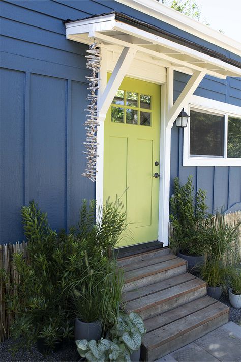 Blue House With Green Door, Navy House Exterior, Mid Century Southwest, Aqua Front Doors, Mid Century Bungalow, Green Exterior House Colors, Green House Exterior, Navy Houses, Carlton House