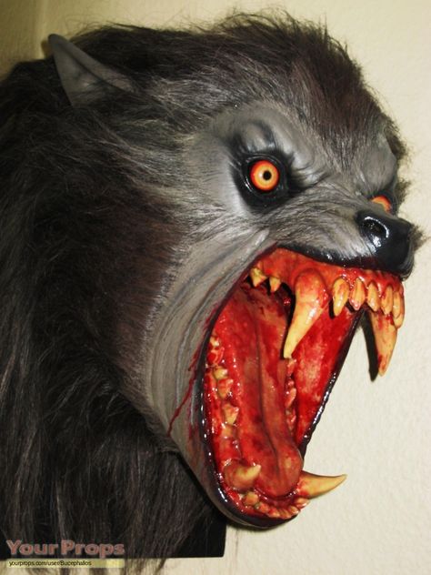 Werewolf Mask, An American Werewolf In London, Lip Lift, Werewolf In London, American Werewolf In London, Werewolf Art, Vampires And Werewolves, Famous Monsters, Classic Horror Movies