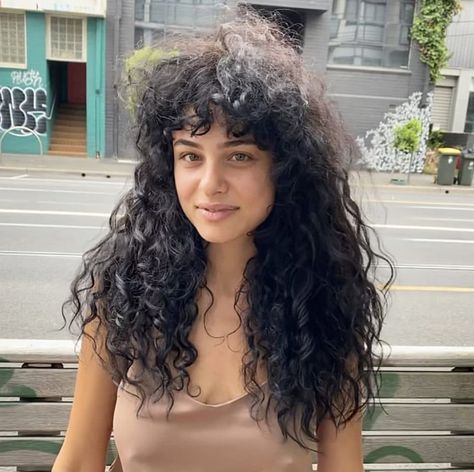 The Best Curl Cream For Beachy, Tousled Hair - Delilah Hair Studio 80s Curly Hair, Bang Inspiration, Best Curl Cream, Fine Curly Hair, Tousled Hair, Makeup Hacks Beauty Secrets, Curly Hair Tutorial, Curly Bangs, 80s Hair