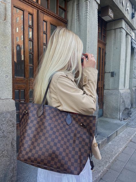 Lv Never Full Bag, Lv Neverfull Aesthetic, Louis Vuitton Neverfull Aesthetic, Lv Bag Neverfull, Never Full Bag Louis Vuitton, Lv Neverfull Mm Outfit, Lv Neverfull Outfit, Neverfull Mm Outfit, Work Bag Aesthetic