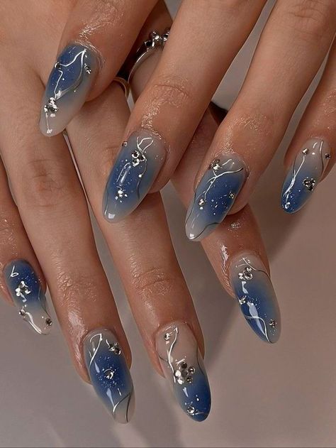 Nail Art Douyin, Nail Inspo Trendy Blue, Silver And Blue Aesthetic, Blue Icicle Nails, Douyin Nails Blue, Icicle Nails Korean, Xiao Hong Shu Nail, Blue Fancy Nails, Sheer Blue Nails