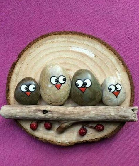 painted rocks River Rock Decor, Caillou Roche, Tre Kunst, Rock People, Painted Pebbles, Art Pierre, Easy Diy Decor, Vertical Gardening, Design Restaurant