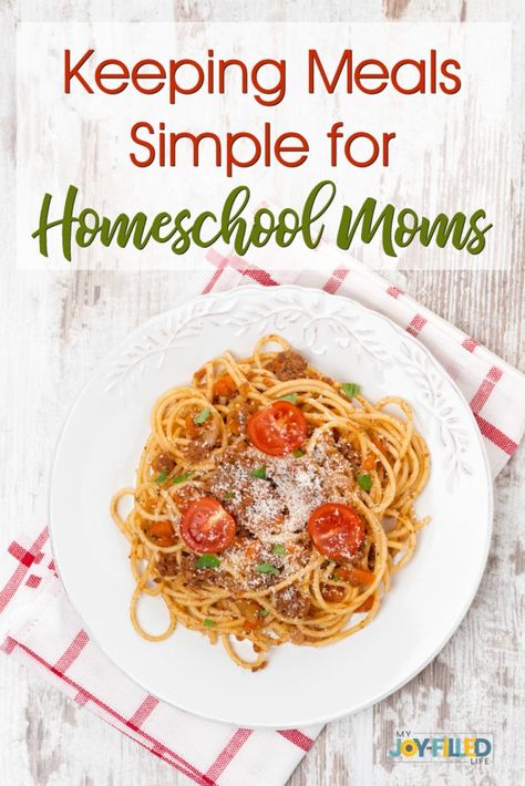 Keeping meals simple can reap big rewards for the homeschool mom.  Here are some great tips for simplifying mealtime, so you can have more time. #simplemeals #homeschoolmom #helpforthehomeschoolmom Easy Homeschool Meals, Homeschool Meal Planning, Homeschool Meal Plan, Homeschool Meals, Mom Meals, Baked Goat Cheese, Parent Tips, Homeschool Tips, Dinner Meals