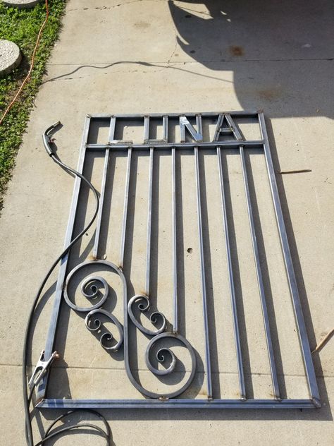 Welded Gates Ideas, Weld Idea, Gates Ideas, Carriage House Plans, Custom Gates, Mig Welder, Wrought Iron Fences, Welding Art Projects, Iron Fence