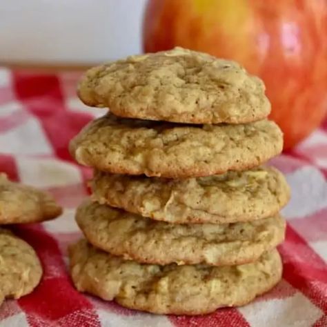 Custard Cookies, Apple Spice Cake, Apple Spice, Soft Chocolate Chip Cookies, Apple Cookies, Apple Pie Spice, Healthy Sugar, Spice Cookies, Soft Cookie