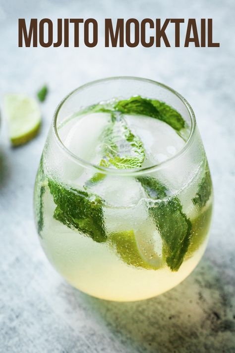 Lemon Mint Mocktail, Cucumber Mint Mocktail, Mocktail Mojito, Drink Mocktail, Non Alcoholic Mojito, Nonalcoholic Drinks, Best Non Alcoholic Drinks, Mojito Recept, Virgin Cocktails