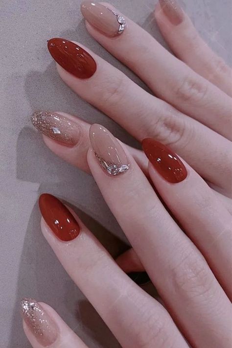 Red Gel Nails, New Years Nail Art, New Years Nail Designs, Red Nail Art, Elegant Nail Art, Classy Nail Designs, Beauty Nails Design, Simple Gel Nails, Red Nail Designs