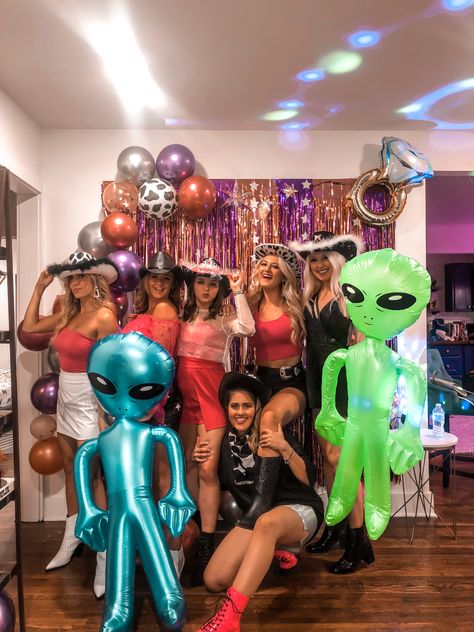 Cowboys Vs Aliens Costumes, Cowboy Vs Aliens Costumes, Cowboy And Aliens Party, Cowboys And Aliens Costume, Cowboy Alien Party, Cowboys Vs Aliens Party, Cowboys Halloween Costume, Cowboys And Aliens Party, Cowboy Vs Aliens Party