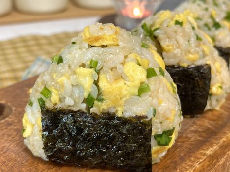 Egg Sushi Recipe, Onigiri Seasoning, Fried Onigiri Recipe, Chicken Teriyaki Onigiri, Spam And Egg Onigiri, Dessert Onigiri, Onigiri Filling Ideas Vegetarian, Vegan Onigiri Filling, Vegetable Onigiri