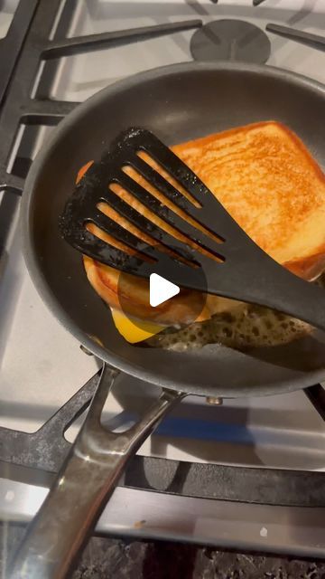 Ashley Elizabeth | Sweetpea on Instagram: "I am about to BLOW your mind with this Grilled Cheese Secret Ingredient…

No, it’s not the @dukes_mayonnaise I put on the inside…

No, it’s not the humble @kraft.singles American Cheese double stack…

It’s BROWN SUGAR! Just a smidge on the outside of the toasted bread!

Try it and tell me how you feel about your life after.

Sometimes you just need a truly cheesy grilled cheese sandwich on a cold winter’s night.

Give this “hack” a try and let me know what you think!" Bread With Cheese Inside, How To Make Grilled Cheese Sandwich, How To Make A Grilled Cheese Sandwich, Grilled Cheese Videos, How To Make Grilled Cheese, Cheesy Grilled Cheese, Best Grilled Cheese Sandwich Recipe, Grilled Ham And Cheese Sandwich, Crispy Grilled Cheese