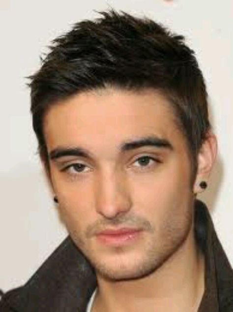 Tom Parker Gorgeous Man, Tom Parker, Happy May, Manchester England, Band Members, Boy Band, Man Candy, Famous Faces, The Vamps