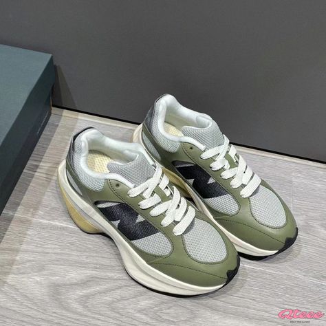 Stylish Women's Platform Sneakers Putian Chun Yuan Retro Athletic Shoe