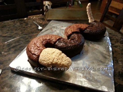 Quick Snake Cake This would be fun to try and make :) Snake Bday Cake, Easy Snake Cake Ideas, Snake Cake Diy, Snake Dessert, Bundt Cake Halloween, Snake Cake Ideas, Types Of Icing, Snake Cake, Snake Cakes