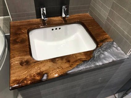 Epoxy Bathroom, Epoxy Design, Wood Resin Table, Bespoke Bathroom, Dining Table Sizes, Bathroom Mirror Frame, Diy Furniture Decor, Epoxy Resin Diy, Tv Room Design