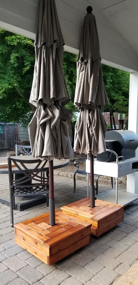 DIY umbrella stand cover-up – Elisa's Ramblings Diy Umbrella, Home Made Gym, Big Umbrella, Large Patio Umbrellas, Outdoor Umbrella Stand, Diy Outdoor Table, Backyard Plan, Patio Umbrella Stand, Large Umbrella