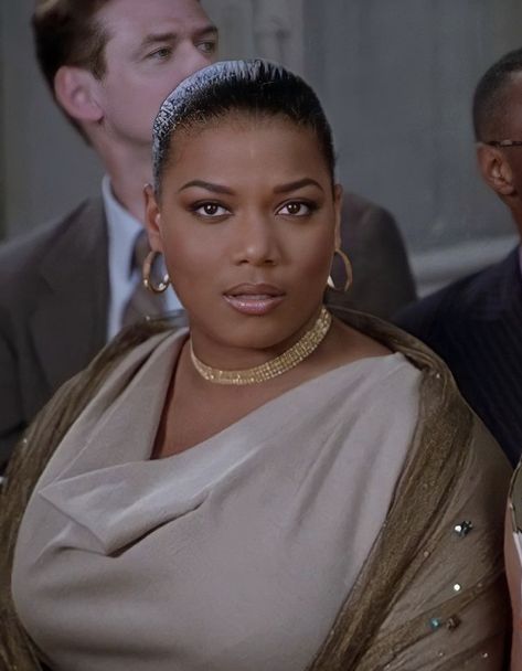 Queen Latifah 90s, Queen Latifa, Famous Black People, Singer Fashion, Sanaa Lathan, Queen Latifah, Black Hollywood, Elegant Woman, Maquillaje De Ojos