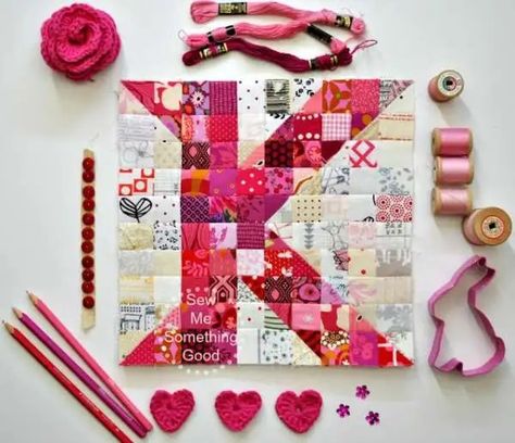 How to Make a Scrap Patchwork Letter – Quilting Alphabet Quilts Ideas, Mini Quilt Block Patterns, Framed Quilt Blocks, Accuquilt Projects Ideas, Hand Quilting Projects, Alphabet Quilt Pattern, Quilt Letters, Alphabet Quilts, Sewing Letters