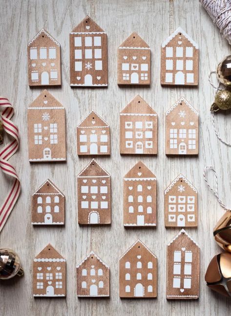 Wood House Decoration, Wood House Decor, Wood House Ornaments, Wooden House Ornaments, House Christmas Ornaments, Wood House Diy, Wood Christmas Houses Diy, Diy Wooden Houses Christmas, Diy Wood House