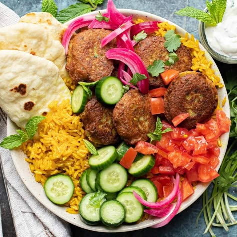 Falafel Rice Bowl Recipe with Easy Tahini Sauce Falafel Rice Bowl, Falafel Bowl Recipe, Falafel Dinner, Complete Meal Ideas, Easy Sheet Pan Meals, Staple Meals, Falafel Bowl, 2024 Meals, Crispy Chickpea