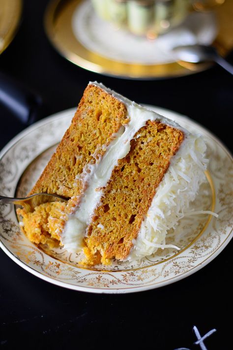 Moroccan Spiced Carrot Cake - Yummy Medley Ras El Hanout Recipe, Moroccan Cake, Spiced Carrot Cake, Carrot Spice Cake, Spiced Carrots, Moroccan Spices, Ras El Hanout, Dinner Guest, Carrot Cake Recipe