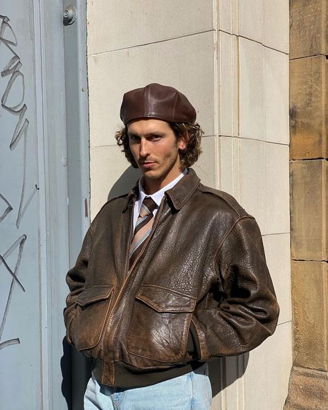 Regan Walker on Instagram: “hey x” Flight Jacket Outfit, Regan Walker, Vintage Jacket Outfit, Beige Leather Jacket, Aviator Leather Jacket, Leather Jacket Outfit Men, Leather Fashion Men, Short Leather Jacket, 90s Fashion Men