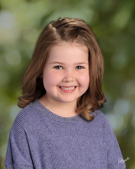 2019 School Picture Day Guide For Parents | Shutterfly #schoolpictures #backtoschool How To Make School Pictures Look Good, What To Wear For School Pictures, How To Take A Good School Picture, School Picture Day Outfit Kindergarten, Elementary School Picture Day Outfit, Picture Day Outfits For School, Preschool Picture Day Hairstyles, Tips For School Photo Day, School Picture Day