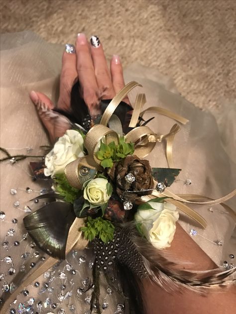 Brown Corsage Prom, Western Corsage, Hoco Flowers, Enchanted Forest Prom, Diy Wrist Corsage, Prom Flowers Corsage, Dance Flowers, Corsage Ideas, Prom Trends