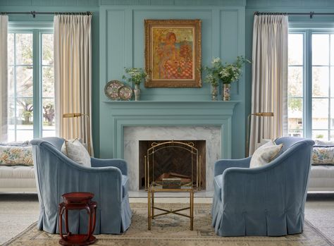 Jenkins interiors | Nathan Schroder Photography - living room, living room design, living room decor Blue Living Room Ideas, Jenkins Interiors, Transitional Living, Design Salon, Southern Homes, Simple Room, Transitional Living Rooms, Stylish Living Room, Blue Living Room