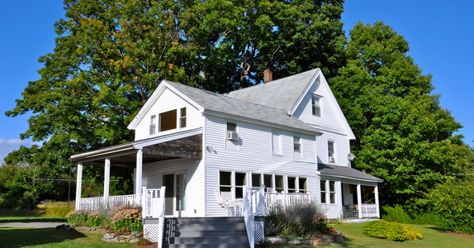 The Inn at Mount Pleasant Bed & Breakfast in Torrington Connecticut New England Getaways Torrington Connecticut, 18th Century Farmhouse, Historic Farmhouse, New England Farmhouse, Century Farmhouse, Mount Pleasant, Bed Breakfast, Outdoor Fire, Outdoor Fire Pit